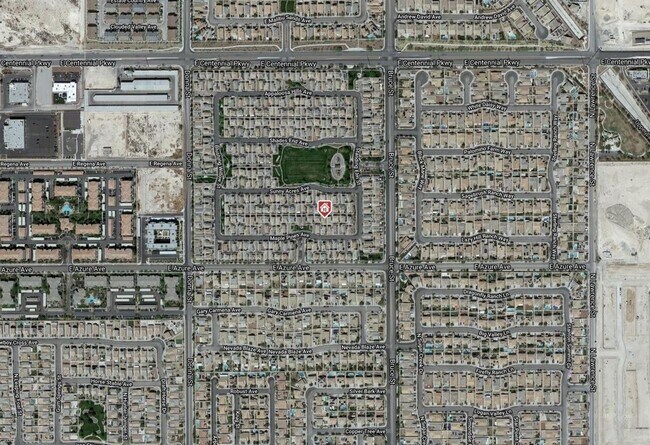 Building Photo - Immaculate 3 Bedroom Home in a Gated Commu...