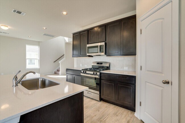 Building Photo - 123 White Dunes Dr