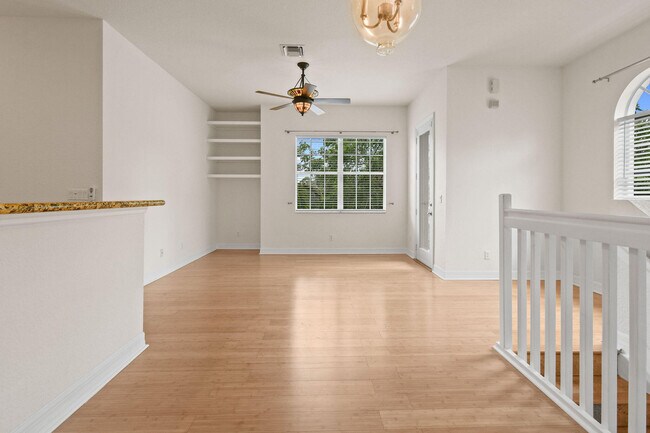 Building Photo - 4930 Bonsai Cir
