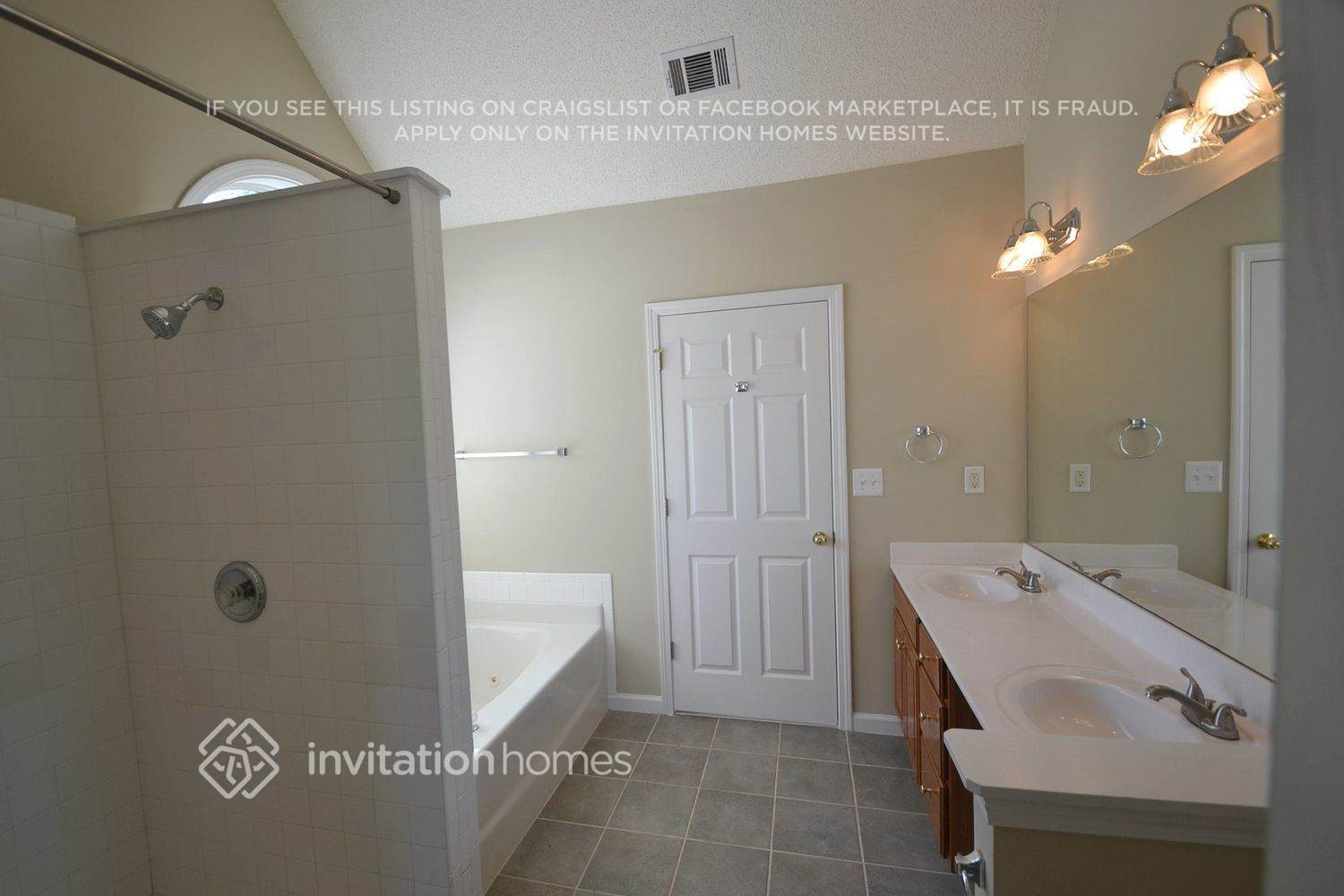 Building Photo - 290 Baldwin Ct