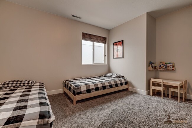 Building Photo - Spacious Family Home in Parowan