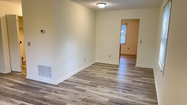 Building Photo - 2850 Walls Branch Rd