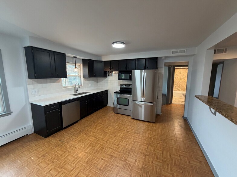 Building Photo - 5916 N Odell Ave