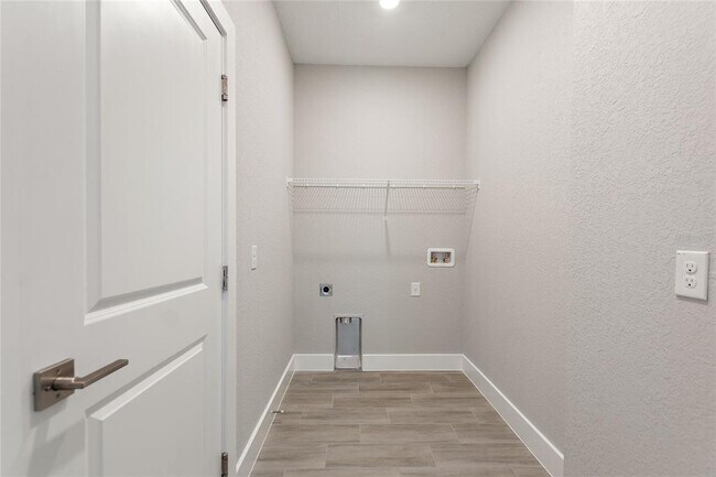 Building Photo - 802 James Dr