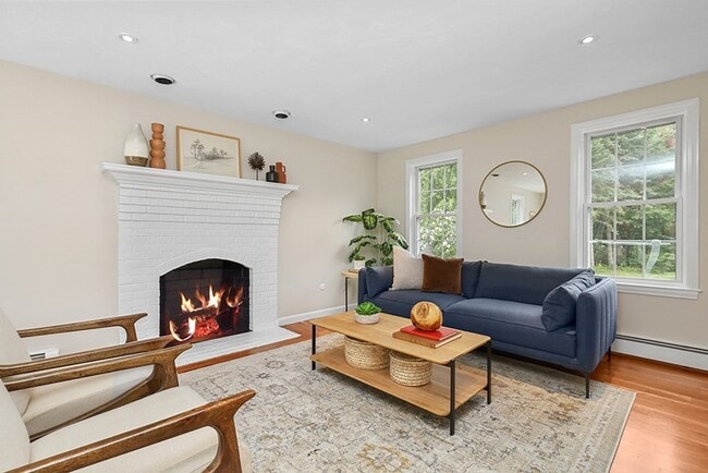 Building Photo - 94 Hudson Rd