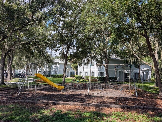Building Photo - 4053 Dolphin Dr