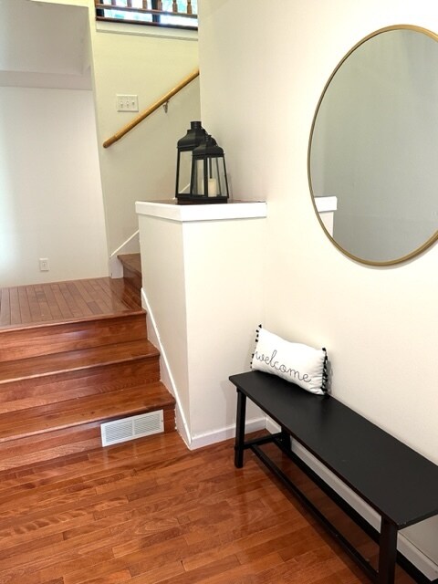 Spacious entry - 334 W 5th St