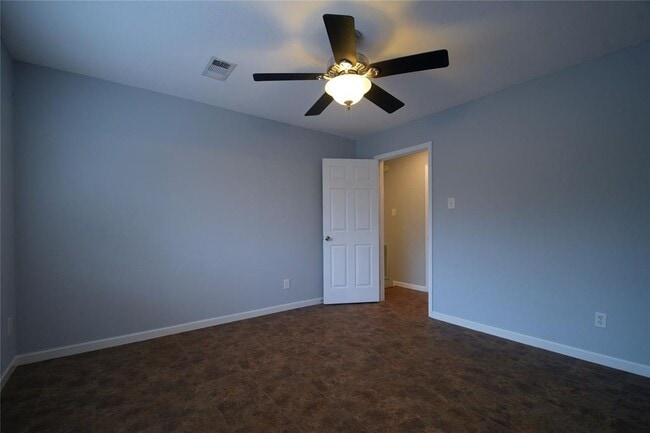 Building Photo - 3007 W Slaughter Ln