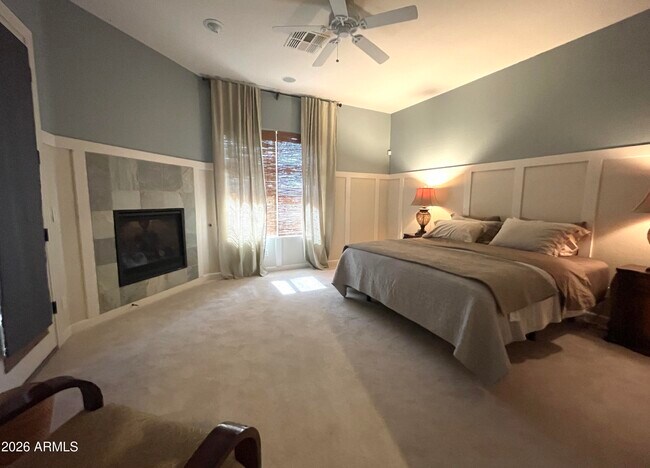 Building Photo - 12035 W Red Hawk Dr