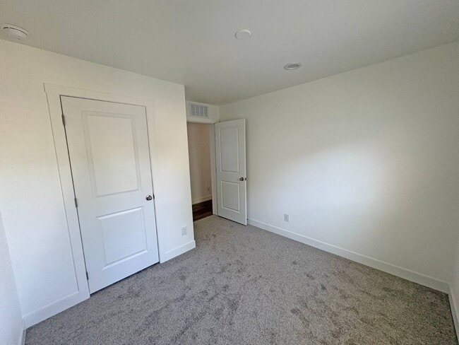 Building Photo - 1700 S State St