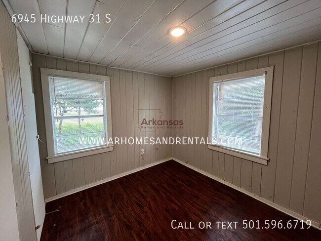 Building Photo - 6945 Highway 31 S