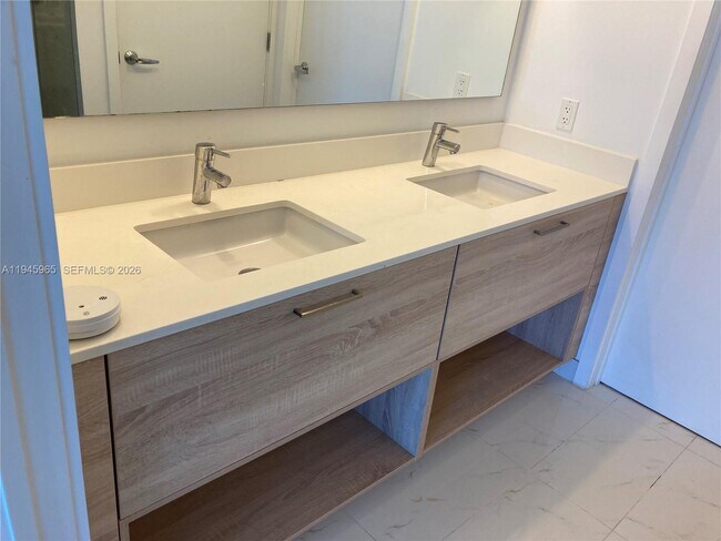 Building Photo - 16385 Biscayne Blvd