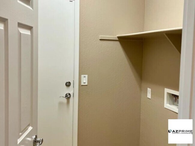 Building Photo - AMAZING ADORA TRAILS HOME