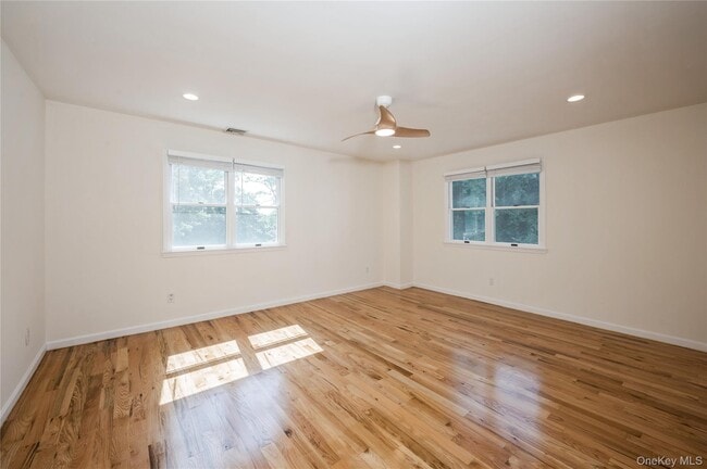 Building Photo - 138 Woodside Ave