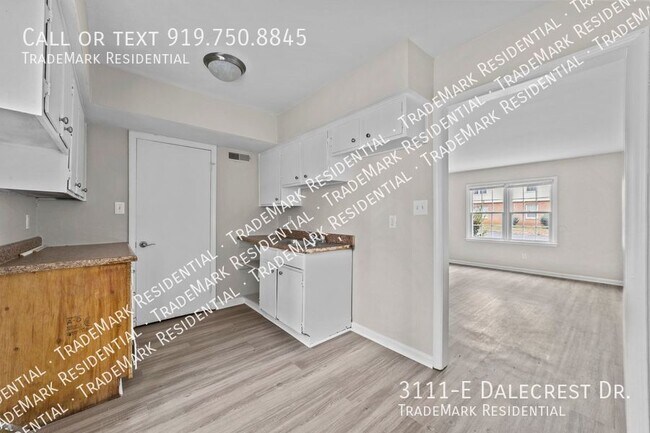 Building Photo - 3111 Dalecrest Dr