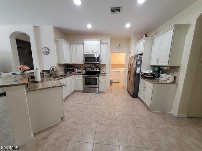 Building Photo - 10714 Cetrella Dr