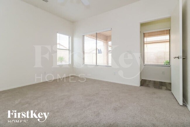 Building Photo - 16860 W Cottonwood St