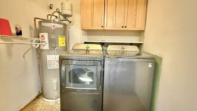 Building Photo - 31719 N Barbara Ave