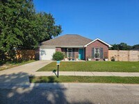 Building Photo - 303 Twin Lakes Blvd