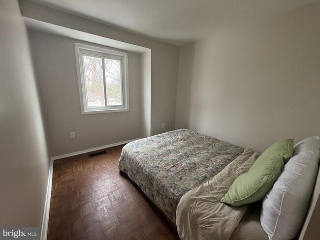 Building Photo - 9432 Merryrest Rd