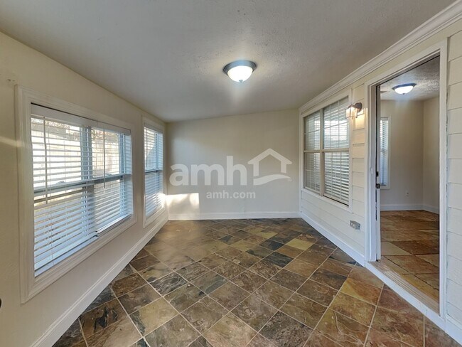 Building Photo - 677 New England Way