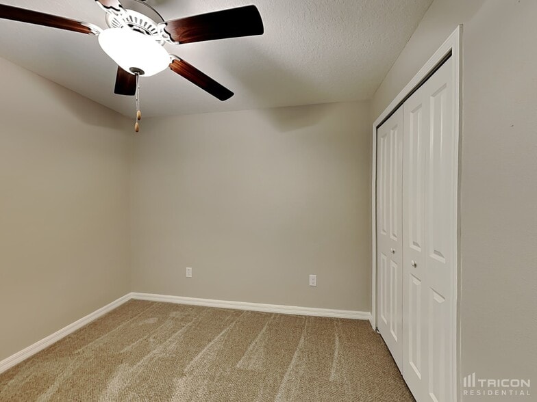 Building Photo - 5206 White Chicory Dr