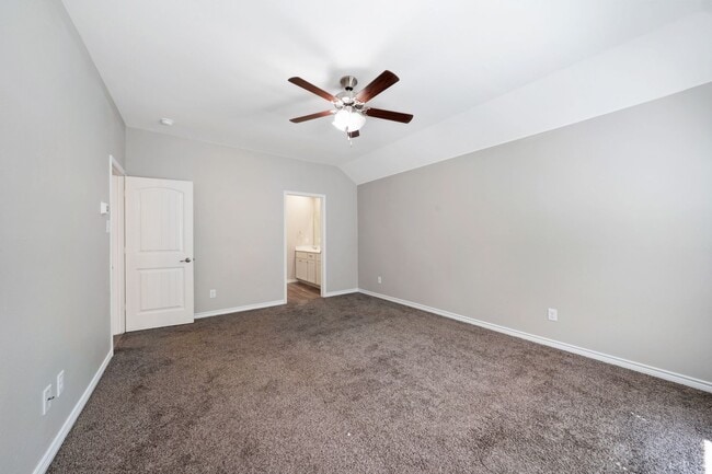 Building Photo - 2920 Colorado Dr