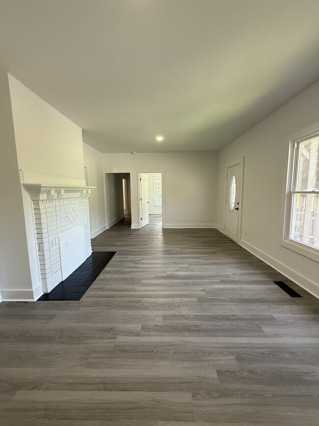 Building Photo - 1031 Cotton Ave SW