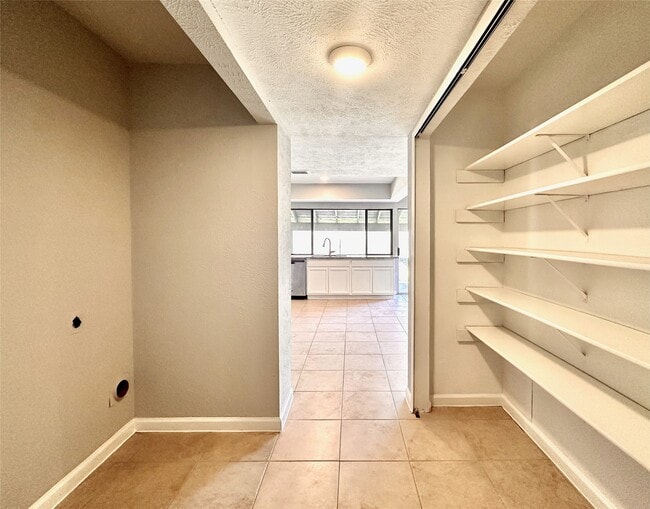 Building Photo - 5818 Evening Shadows Ln