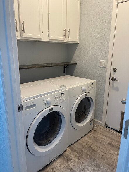 Laundry - 9428 Plainoak Way