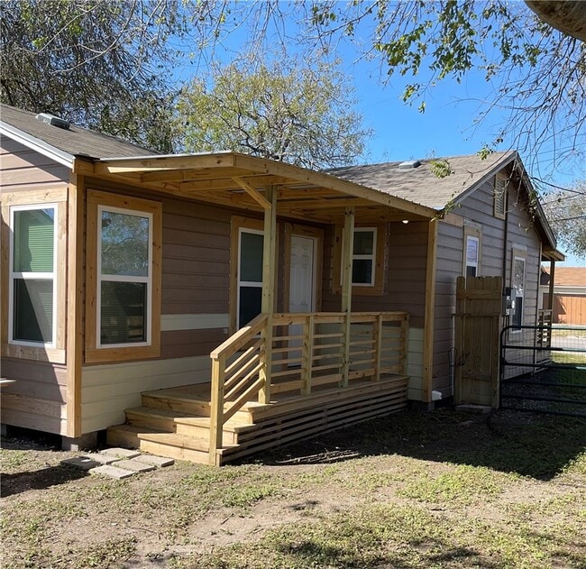 Building Photo - 417 Robert Dr