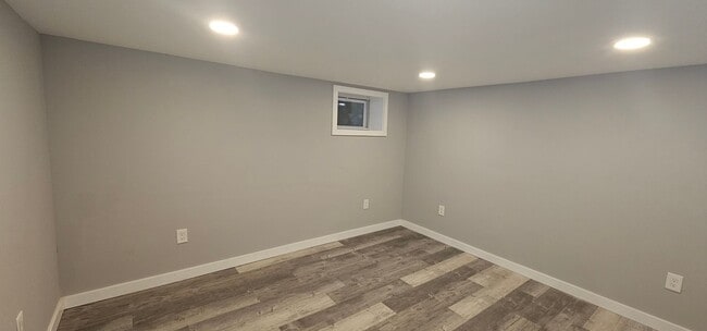 Building Photo - 1 Bed 1 Bath Multiplex home