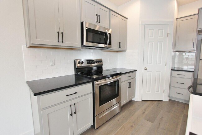 Building Photo - Stunning Single-Level w/Upper Bonus Room Home