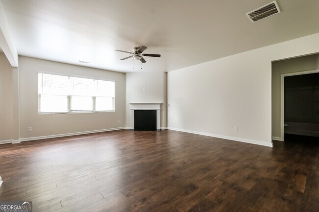 Building Photo - 207 Hollyhock Ln