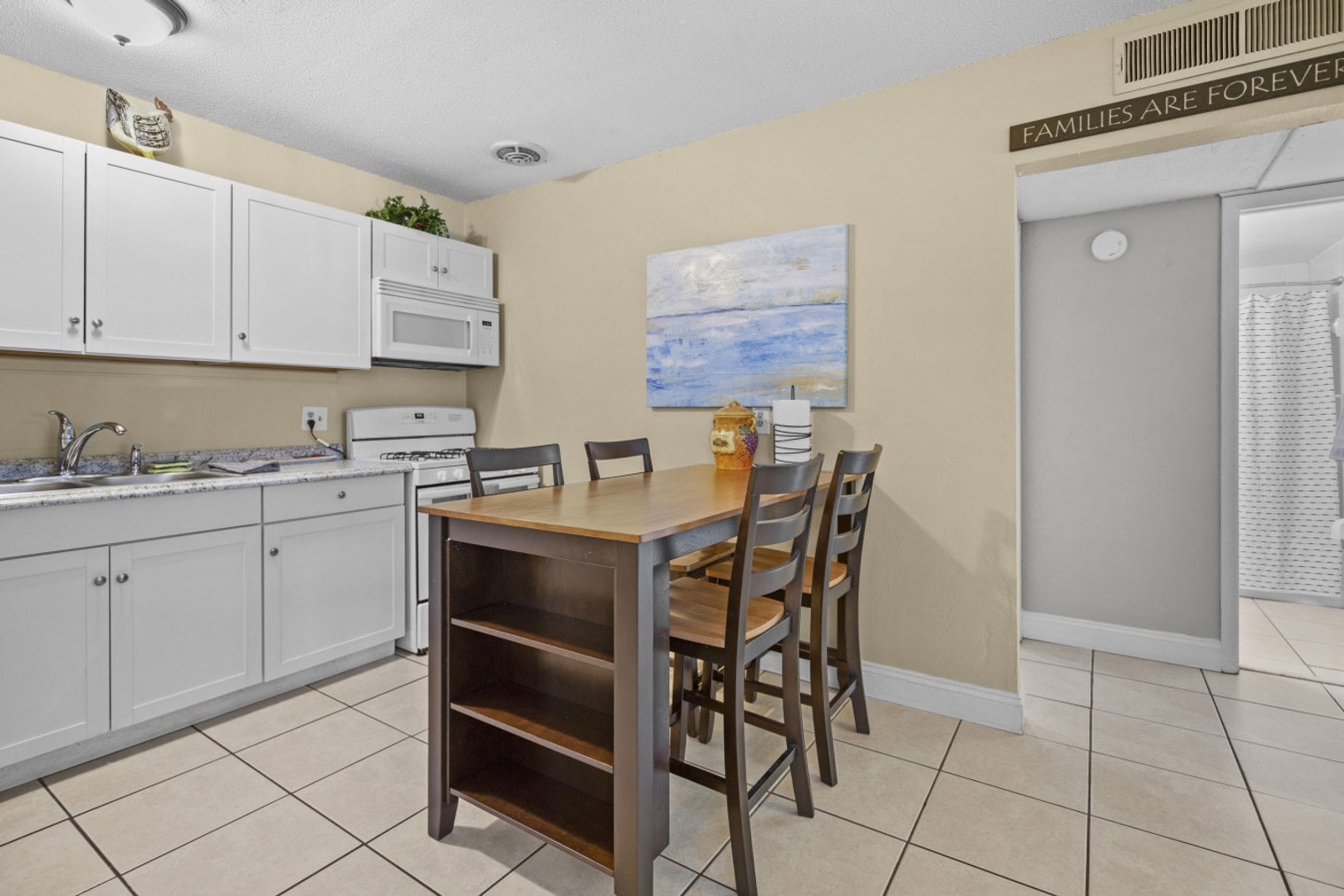 Building Photo - 1700 SW 16th Ct