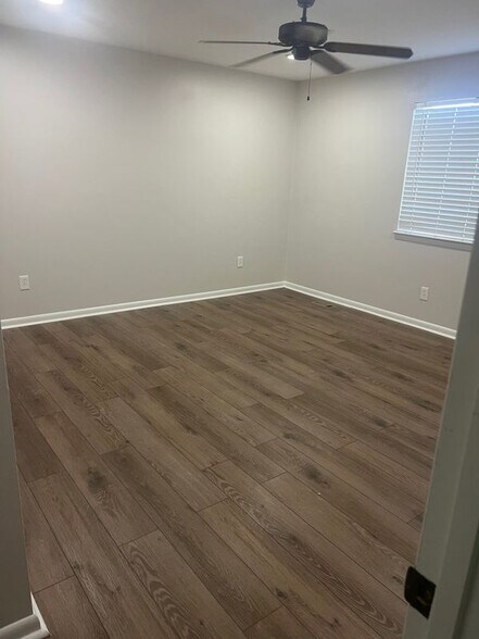 Building Photo - 68 White Oak Ln