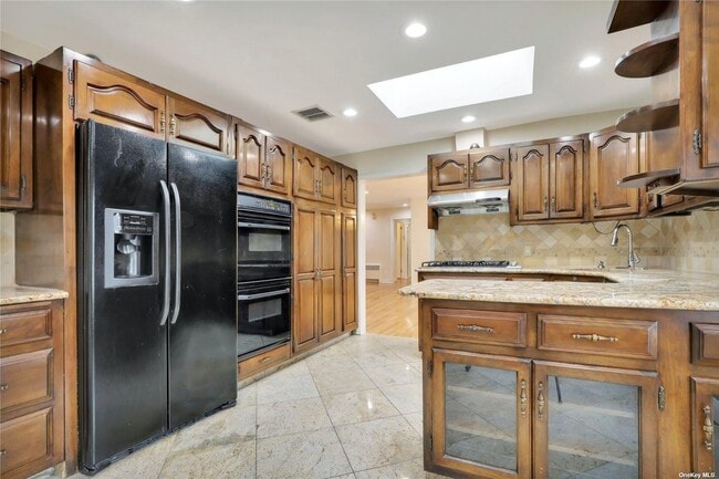 Building Photo - 260 Oak Ridge Ln