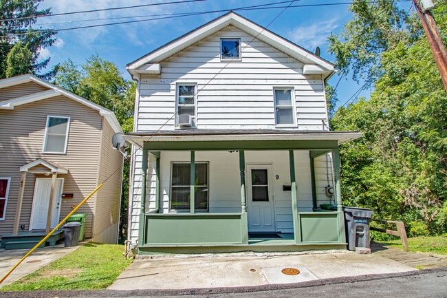 Primary Photo - 9 Trent St