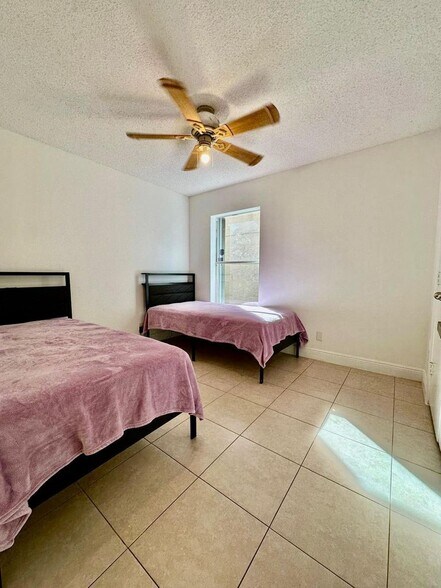 Building Photo - 22449 Middletown Dr