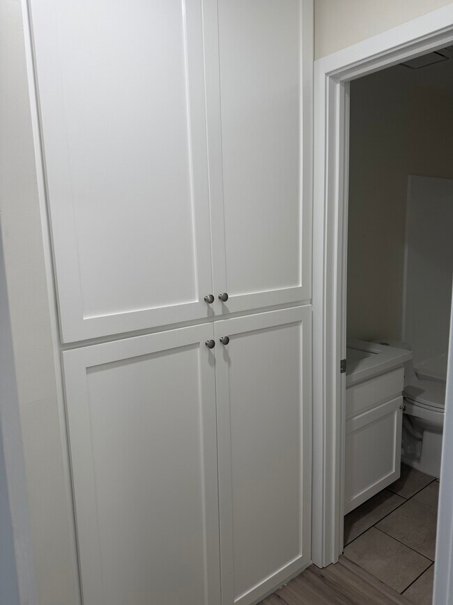 Building Photo - 1357 Armadale Ave