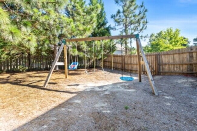Building Photo - 190 Diamondhead Dr S