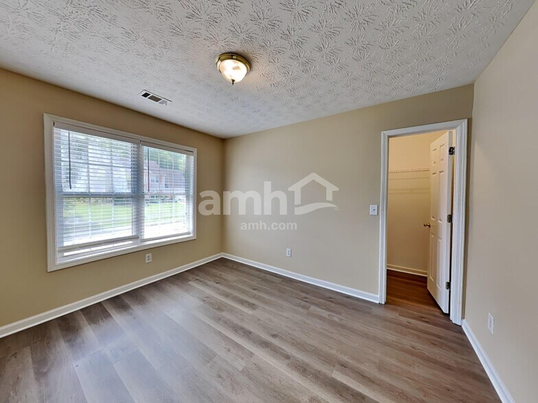 Building Photo - 881 Simon Park Cir