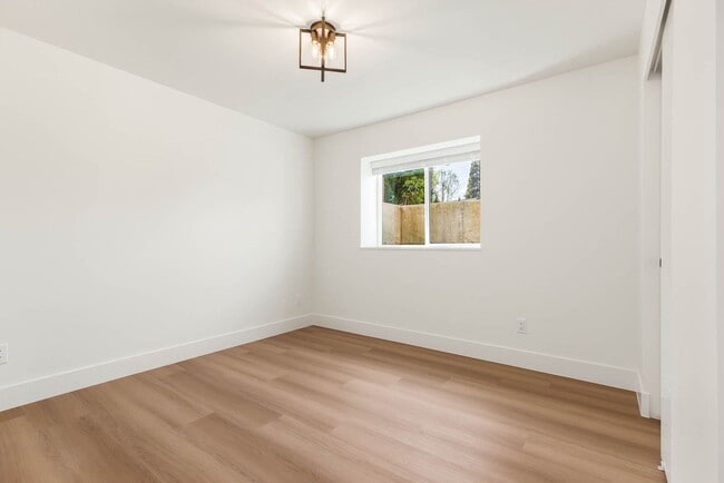 Building Photo - 108 6th St South