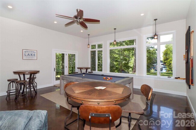 Building Photo - 111 Farmington Ln