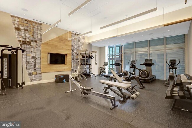 Building Photo - 925 N Fairfax St