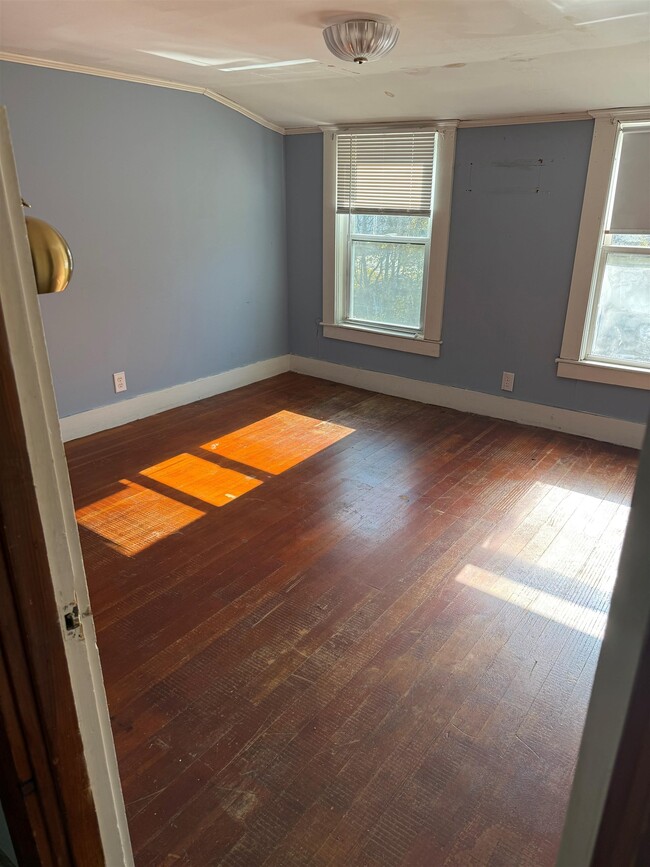 Building Photo - 50 Elm St