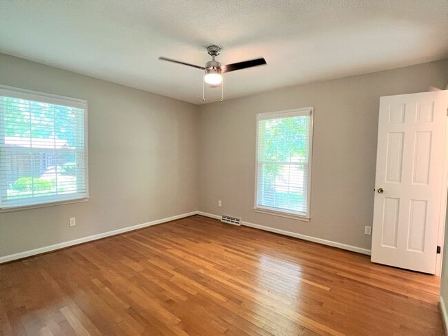 Building Photo - ~~ Spectacular Updated Ranch Home ~~