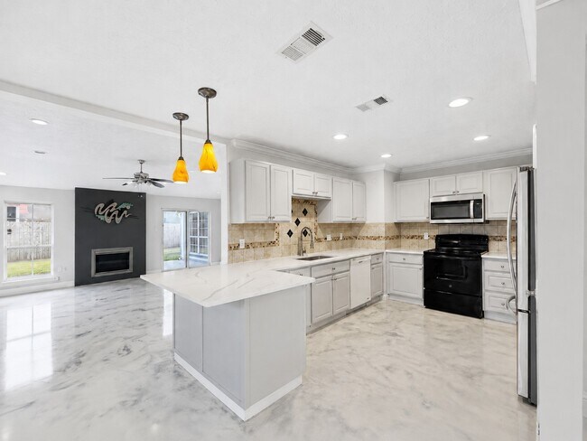 Building Photo - 15719 Red Springs Dr