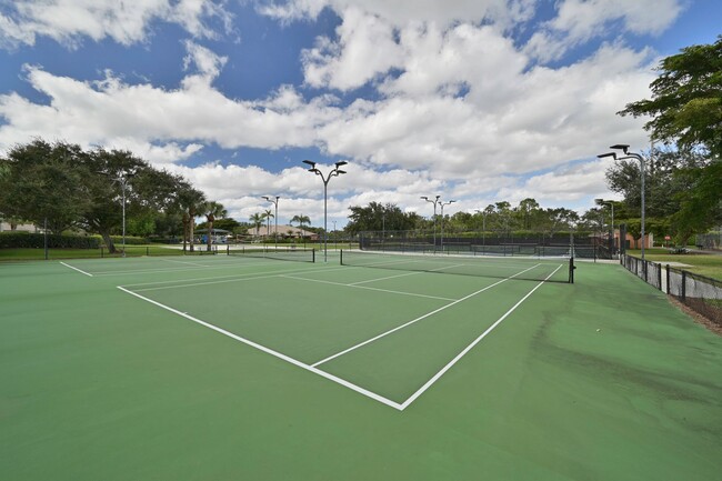 Building Photo - **SHORT-TERM RENTAL - FURNISHED TURNKEY 2+...