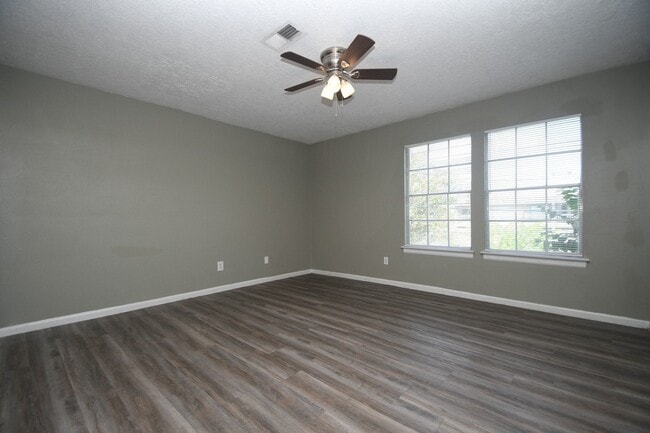 Building Photo - 379 Richvale Ln